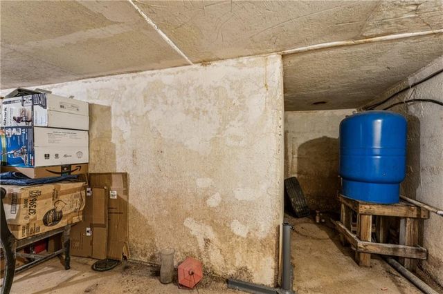 1168 Kingman Road, Pomona, KS 66076