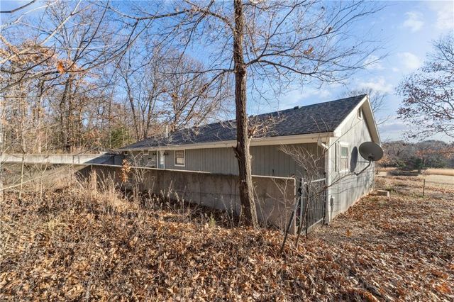 1168 Kingman Road, Pomona, KS 66076