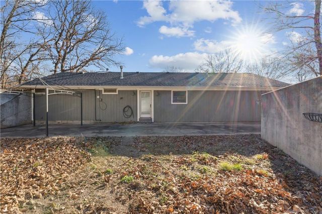 1168 Kingman Road, Pomona, KS 66076