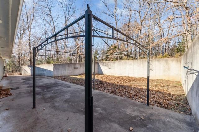 1168 Kingman Road, Pomona, KS 66076