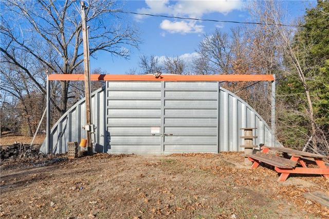 1168 Kingman Road, Pomona, KS 66076