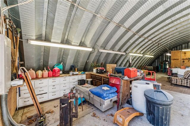 1168 Kingman Road, Pomona, KS 66076