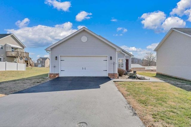 2615 QUEENS WAY, Vinton, VA 24179