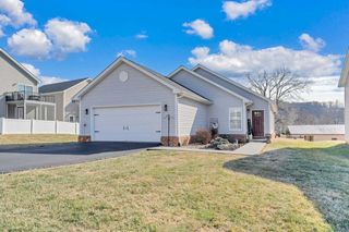 2615 QUEENS WAY, Vinton, VA 24179