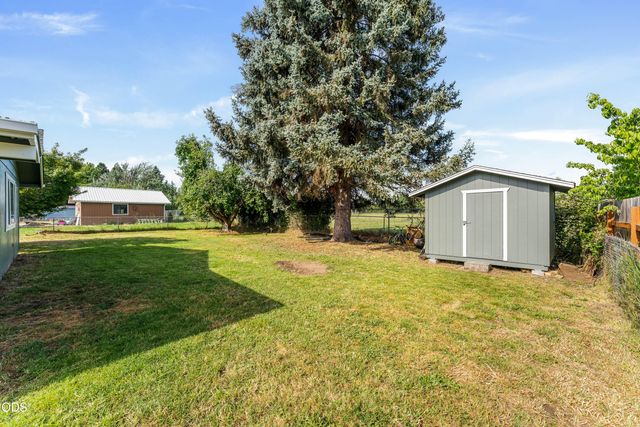 1120 SW Cottonwood Street, Grants Pass, OR 97526