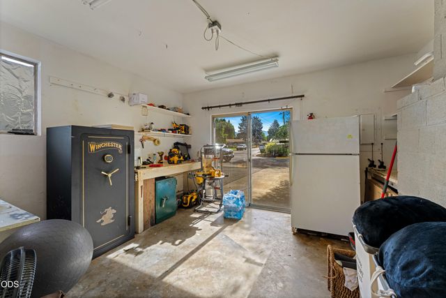 1120 SW Cottonwood Street, Grants Pass, OR 97526