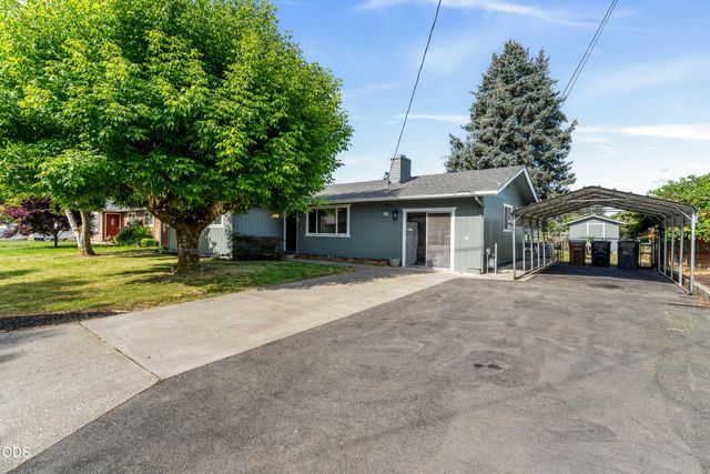1120 SW Cottonwood Street, Grants Pass, OR 97526
