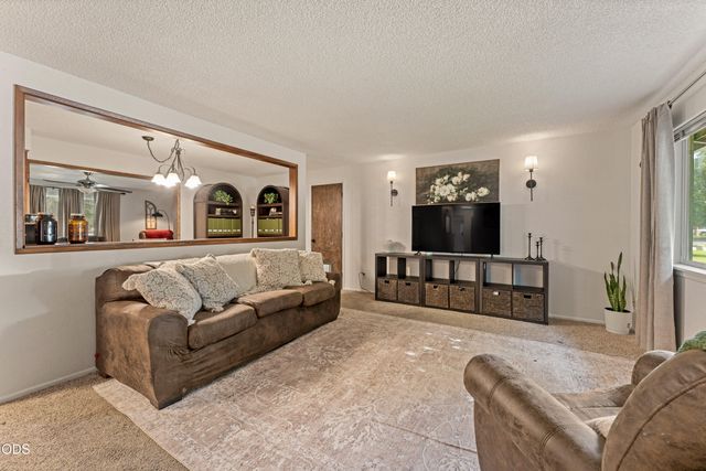 1120 SW Cottonwood Street, Grants Pass, OR 97526