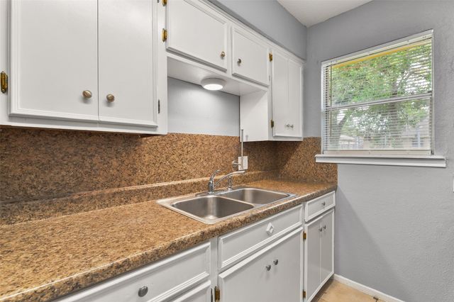 7405 Carver Avenue, Texas City, TX 77591