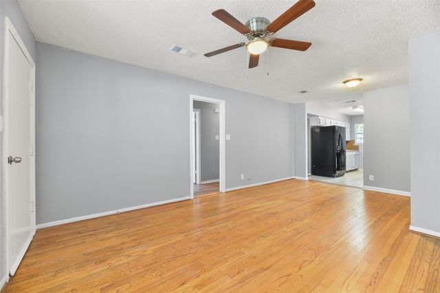 7405 Carver Avenue, Texas City, TX 77591