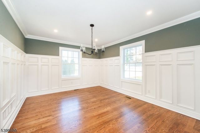 44 4Th Ave, Roseland Boro, NJ 07068