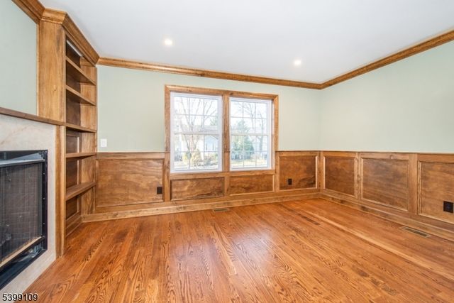 44 4Th Ave, Roseland Boro, NJ 07068