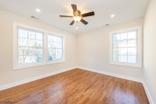 44 4Th Ave, Roseland Boro, NJ 07068