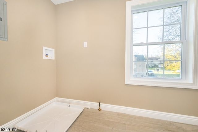 44 4Th Ave, Roseland Boro, NJ 07068