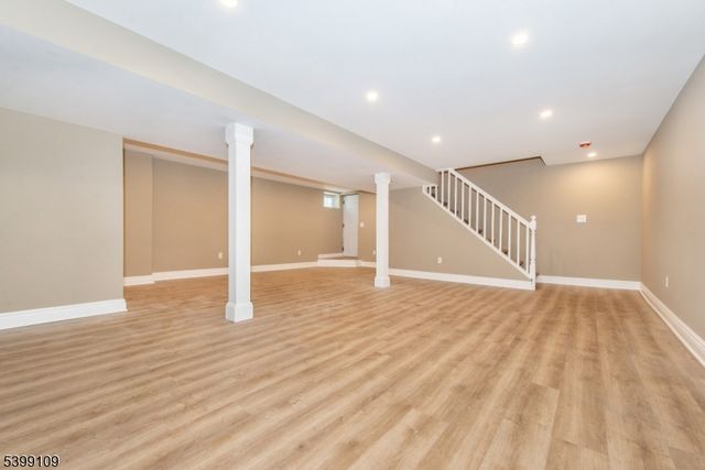 44 4Th Ave, Roseland Boro, NJ 07068