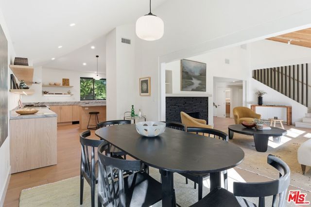 7401 Costello Avenue, Van Nuys (los Angeles), CA 91405