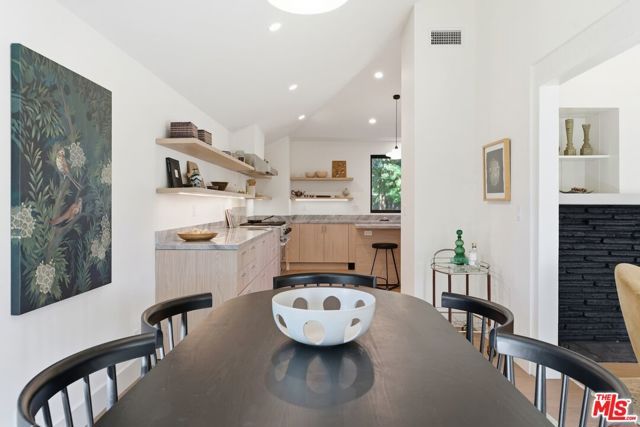 7401 Costello Avenue, Van Nuys (los Angeles), CA 91405