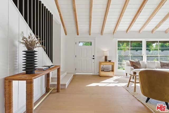 7401 Costello Avenue, Van Nuys (los Angeles), CA 91405