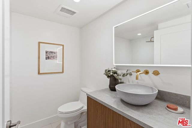 7401 Costello Avenue, Van Nuys (los Angeles), CA 91405