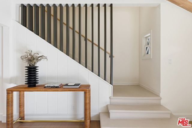 7401 Costello Avenue, Van Nuys (los Angeles), CA 91405