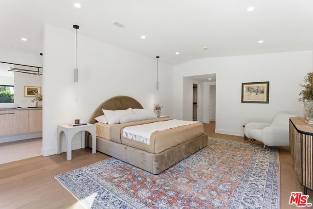 7401 Costello Avenue, Van Nuys (los Angeles), CA 91405