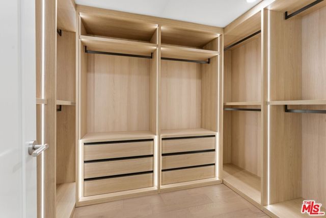 7401 Costello Avenue, Van Nuys (los Angeles), CA 91405