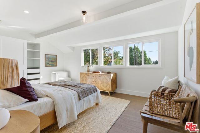 7401 Costello Avenue, Van Nuys (los Angeles), CA 91405