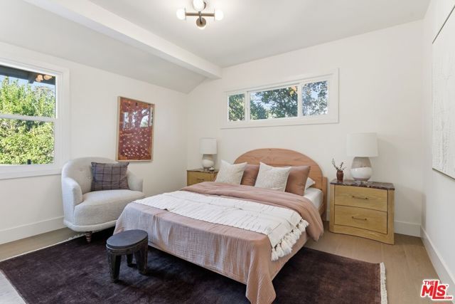 7401 Costello Avenue, Van Nuys (los Angeles), CA 91405