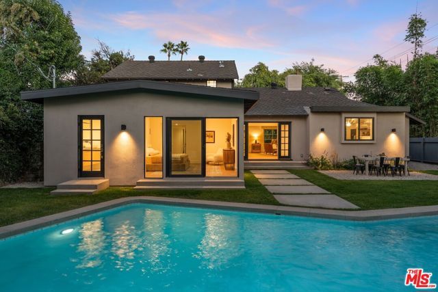 7401 Costello Avenue, Van Nuys (los Angeles), CA 91405