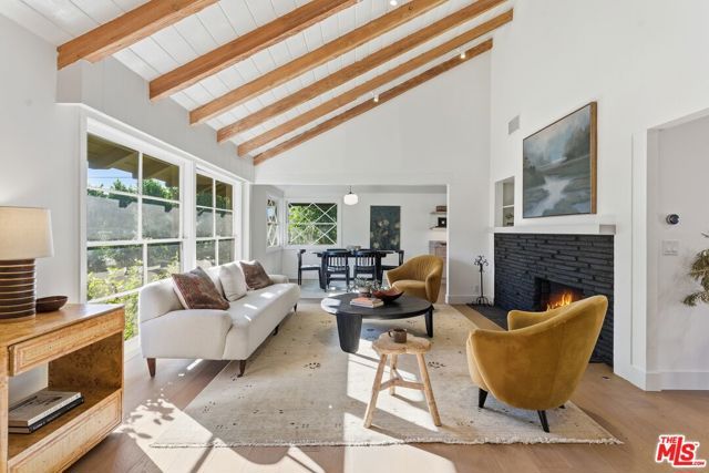 7401 Costello Avenue, Van Nuys (los Angeles), CA 91405