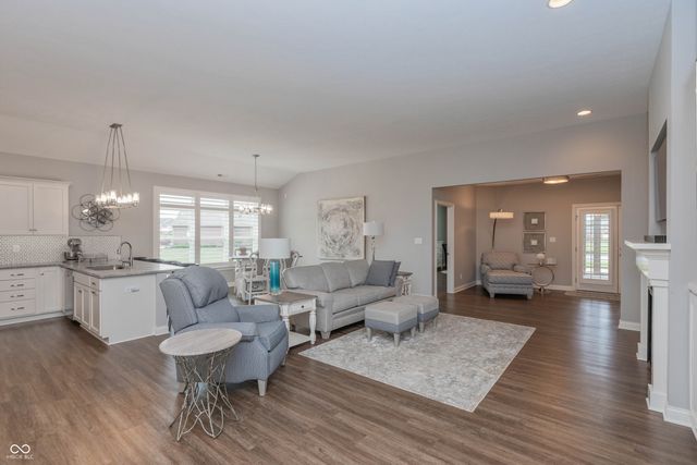 2899 Grandview Lane, Greenwood, IN 46143