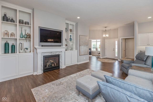 2899 Grandview Lane, Greenwood, IN 46143
