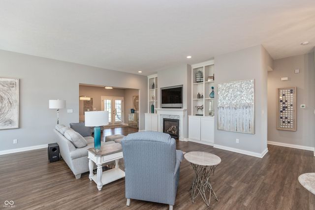 2899 Grandview Lane, Greenwood, IN 46143