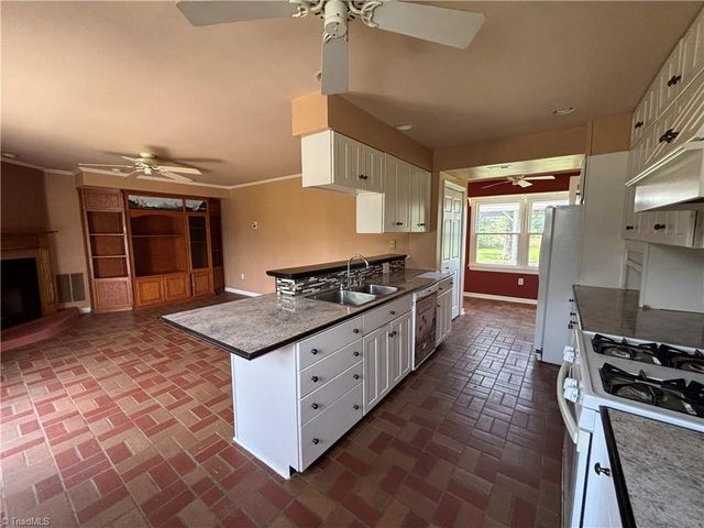 1793 US Highway 220, Stokesdale, NC 27357