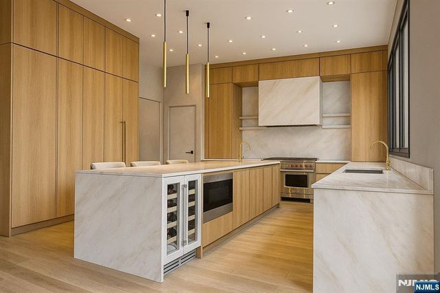 54 Windsor Road, Tenafly, NJ 07670