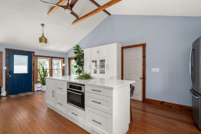 90 Wood St, Hopkinton, MA 01748