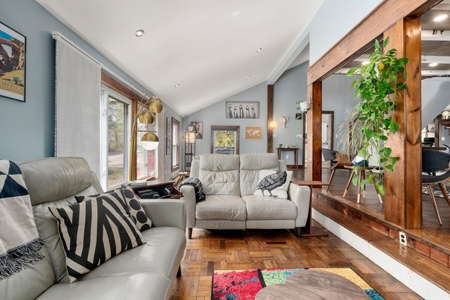 90 Wood St, Hopkinton, MA 01748