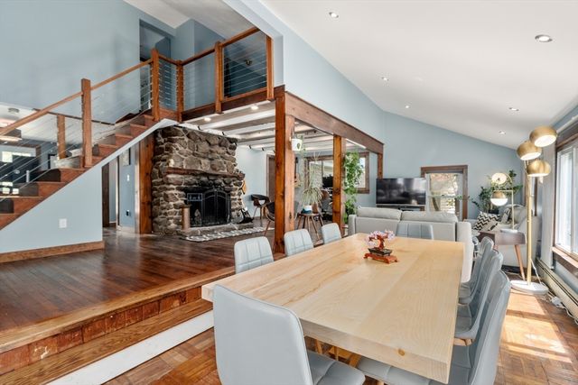 90 Wood St, Hopkinton, MA 01748