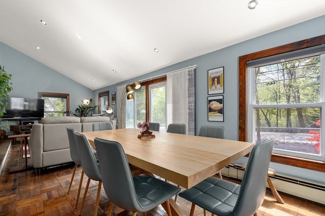90 Wood St, Hopkinton, MA 01748