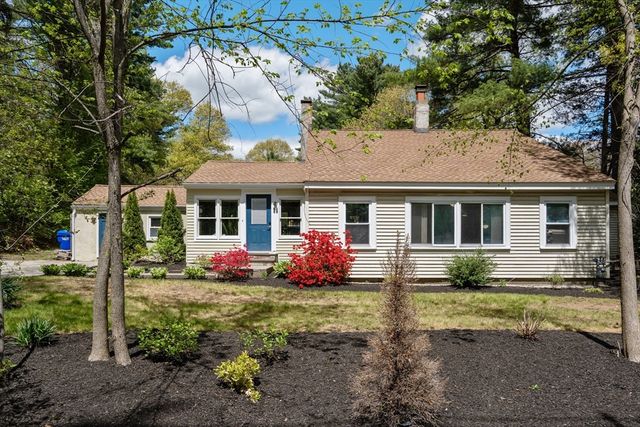90 Wood St, Hopkinton, MA 01748
