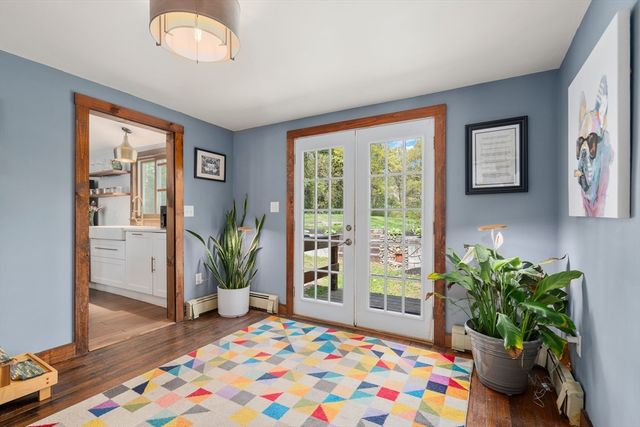 90 Wood St, Hopkinton, MA 01748