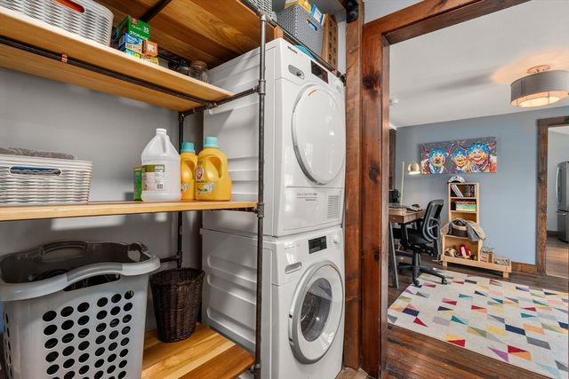 90 Wood St, Hopkinton, MA 01748