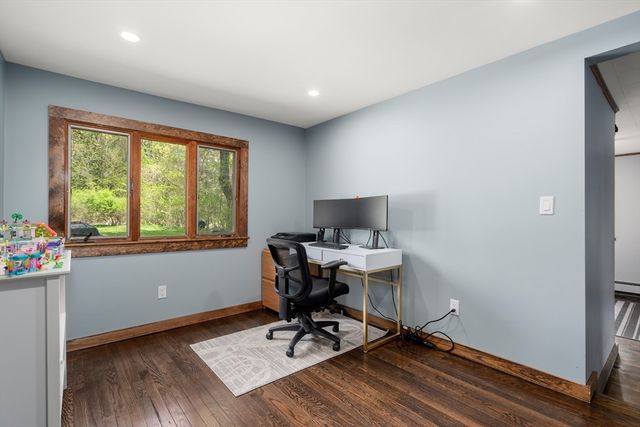 90 Wood St, Hopkinton, MA 01748