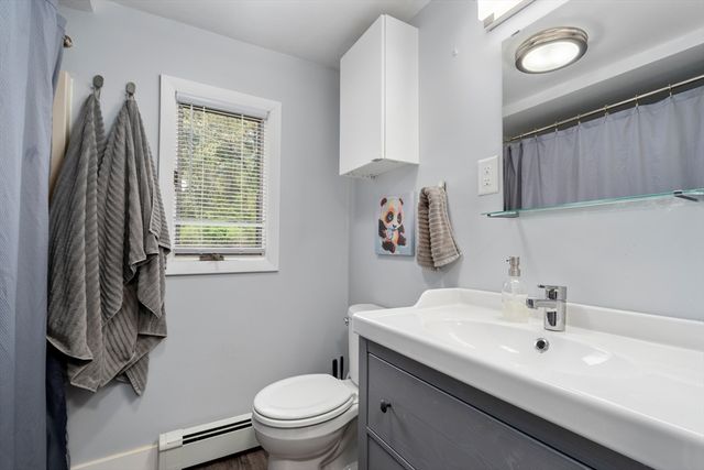 90 Wood St, Hopkinton, MA 01748