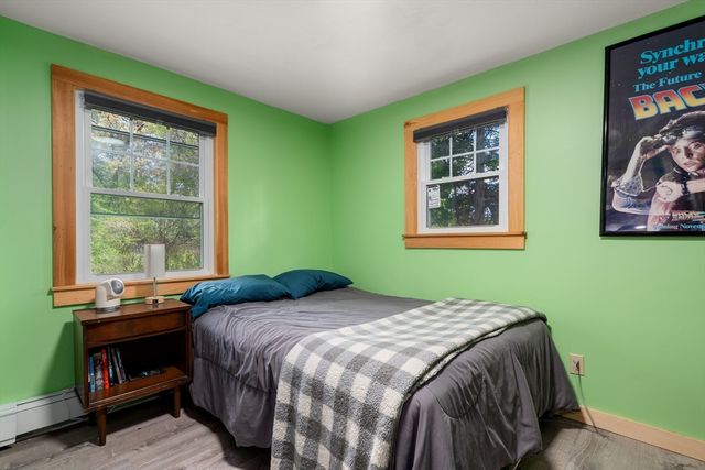 90 Wood St, Hopkinton, MA 01748
