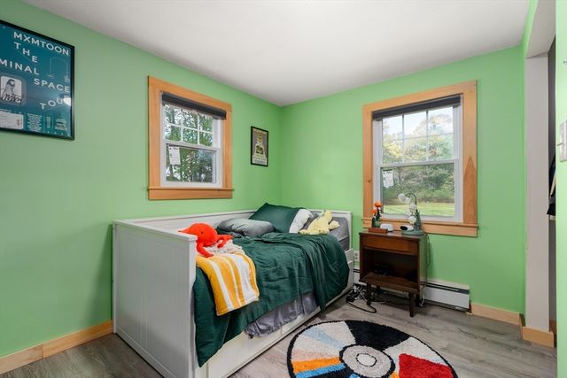 90 Wood St, Hopkinton, MA 01748