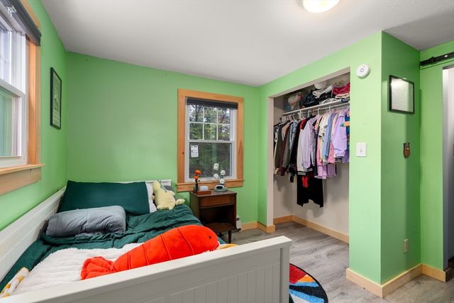 90 Wood St, Hopkinton, MA 01748