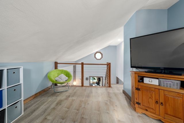 90 Wood St, Hopkinton, MA 01748