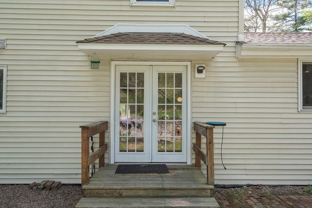 90 Wood St, Hopkinton, MA 01748