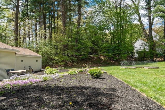 90 Wood St, Hopkinton, MA 01748
